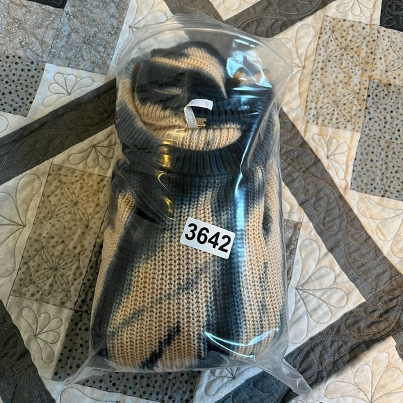 Young fabulous and broke coraline sweater zebra oversized xs - Picture 9 of 9